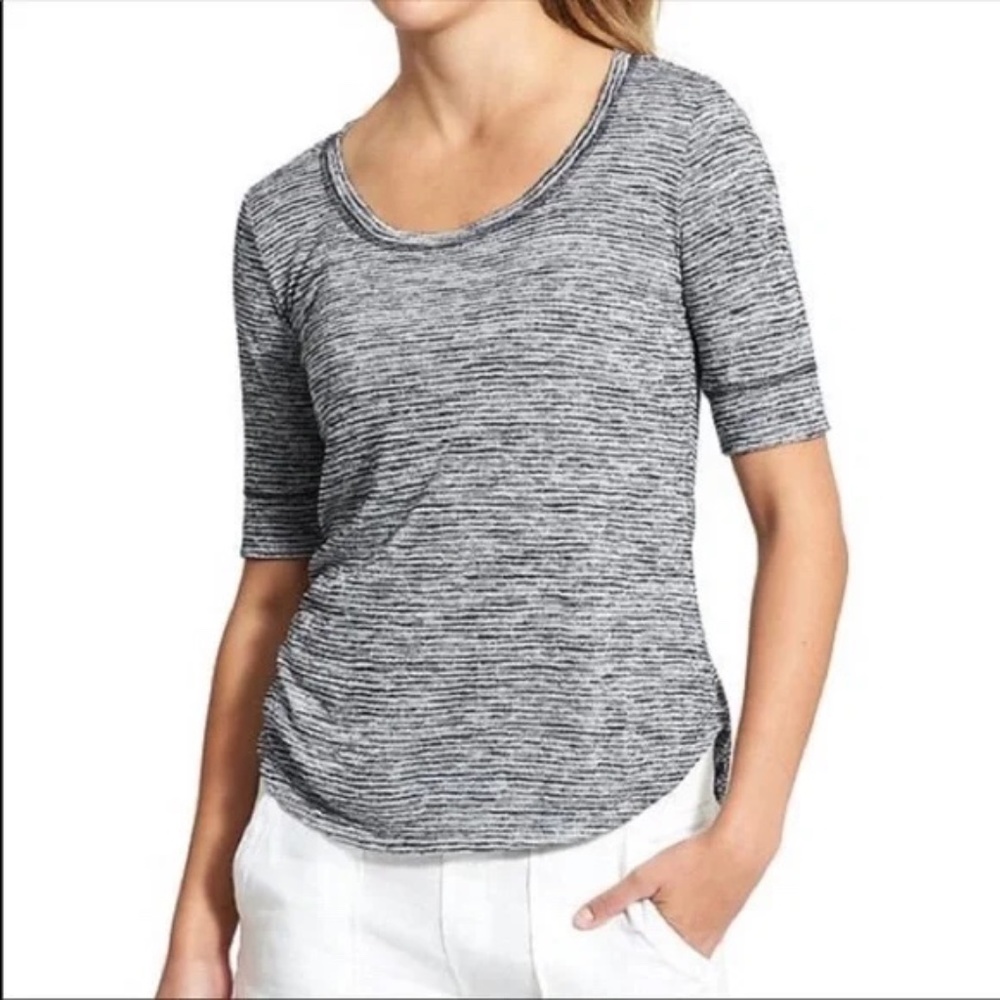 Athleta Striped Breezy Scoop Neck Short Sleeve Tee Shirt Blue White Size Medium